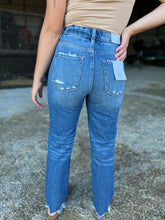 Load image into Gallery viewer, High Rise Straight Cut Jeans
