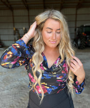 Load image into Gallery viewer, Floral Crop Blouse

