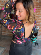 Load image into Gallery viewer, Floral Crop Blouse
